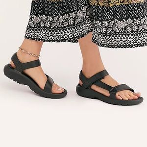 Teva Hurricane Drift Sandal- black